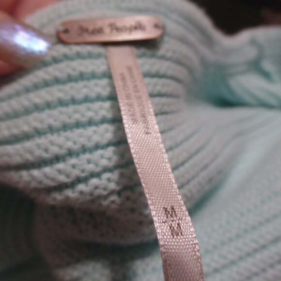 Free People Boxy Ribbed Chunky Knit Oversized Drop Shoulder V-Neck Sweater, Sz M - Picture 4 of 4